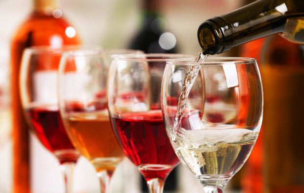 Wein Tasting virtuell, Wein & Käse, 2 Personen, 3 Weine & 4 Käse