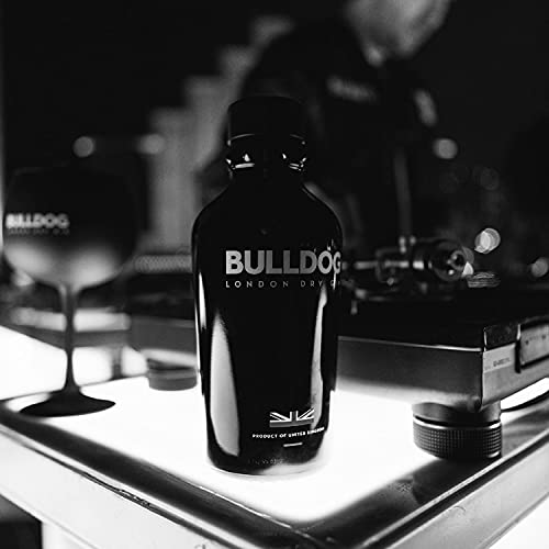 Bulldog Gin London Dry Gin aus 12 Botanicals aus 8 verschiedenen Ländern