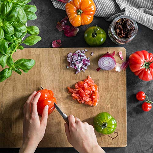 SPRINGLANE Eichenholz Schneidebrett 30 x 40 x 4 cm, Rutschfest dank 4 Schaumstoffstopper, Holzbrett, Küchenbrett aus Stirnholz mit Griffmulde inkl. Pflegehinweis